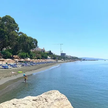 Beachfront Luxury Living شقة ليماسول