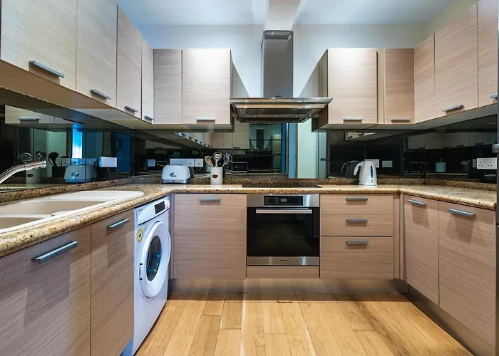 Beachfront Luxury Living Apartmán *